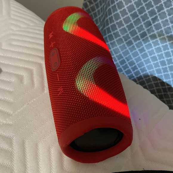 Wireless speaker. Extremely loud!! Bluetooth. Waterproof!! - Picture 2 of 5